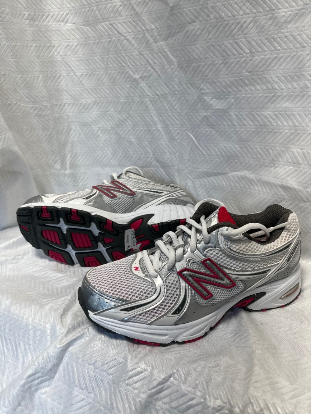 New Balance 470 Running shoe White Silver Pink Sz 6
